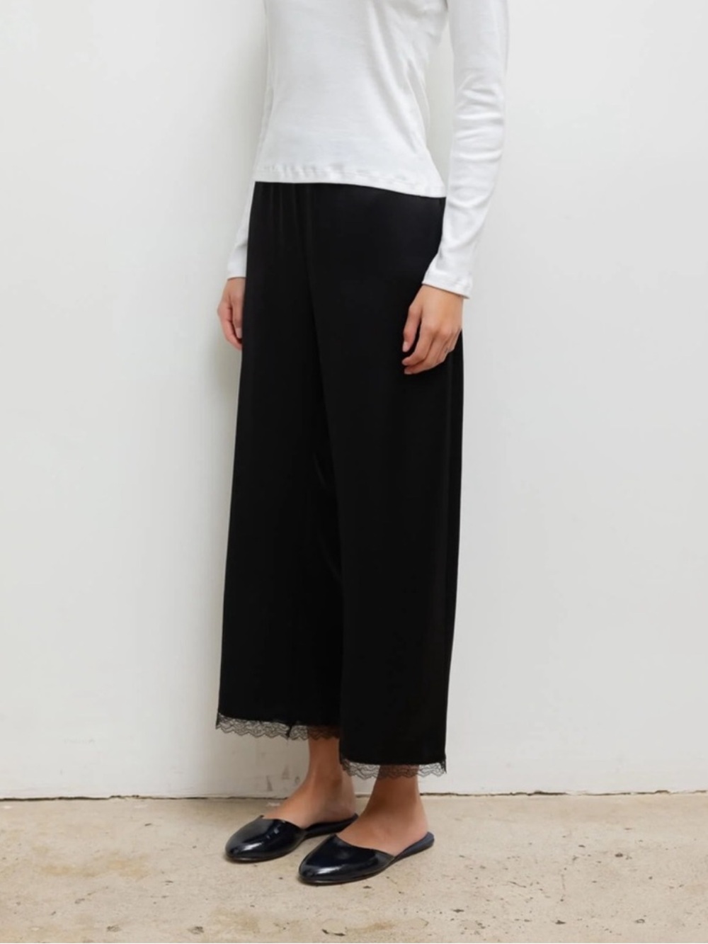 LESET Barb Lace Crop Pants Silky Lace Trim Pull On Elastic Waistband Black XS - Picture 2 of 9